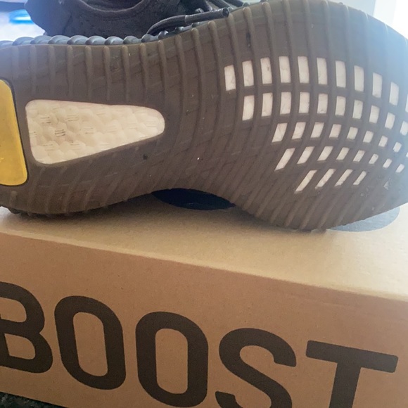 Almost new Yeezy 350 Boost - Picture 3 of 6